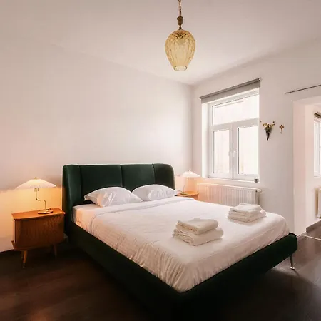 For 3 Guests Ghent